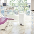 hygienischer-60-liter-abfalleimer-fuer-praxis-arzt-zahnarzt